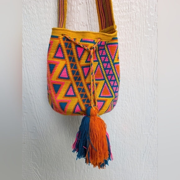 Handmade "The Way U" Wayuu Mochila Bag Colombian Tribal Colorful Boho Hippie - Picture 2 of 7